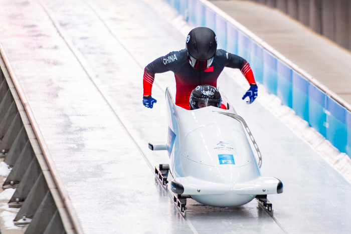 "十四冬"雪车项目在"雪游龙"开赛,全国62名选手参