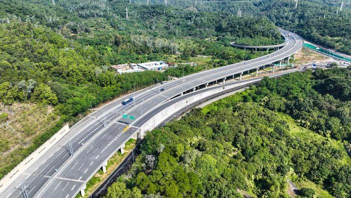 深圳大鹏新区葵涌环城西路全线通车