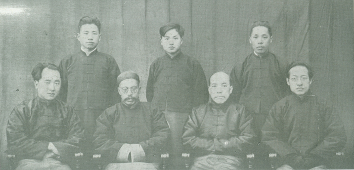 清华学校研究院国学门教师和助教合影