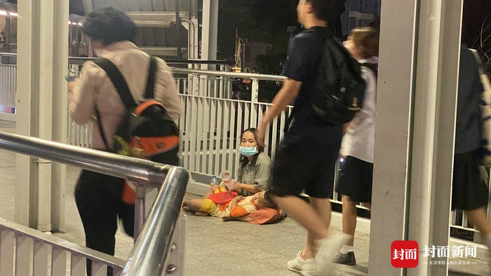 11��22�����Ƚ�ͷ��һ������С����Ů�������ߡ�