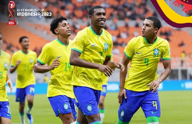 巴西惨遭阿根廷双杀，五星王朝荣耀彻底终结