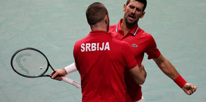 凯兹曼诺维奇7-6(2)/7-6(6)德雷珀首盘第10局德雷珀化解了2个盘点保发