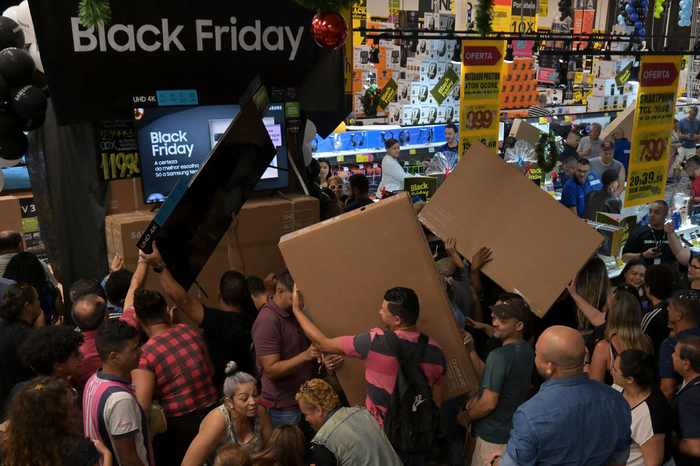 巴西:"黑五"前夜抢购忙|圣保罗|巴西|黑色星期五_新浪新闻