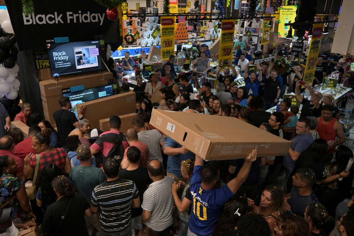 巴西黑五前夜抢购忙