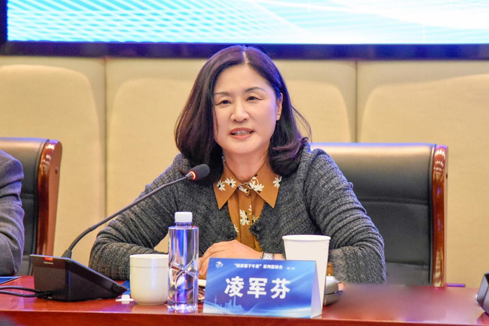 副总经理黎作强分别介绍了区域和单位的情况及未来发展的困惑与思考