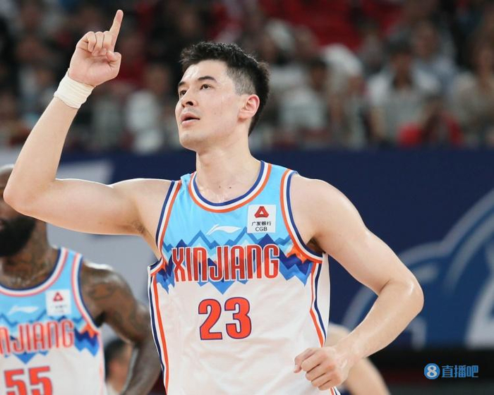 季孟年阿不都是本赛季至今我心中mvp他在场上场下都是核心