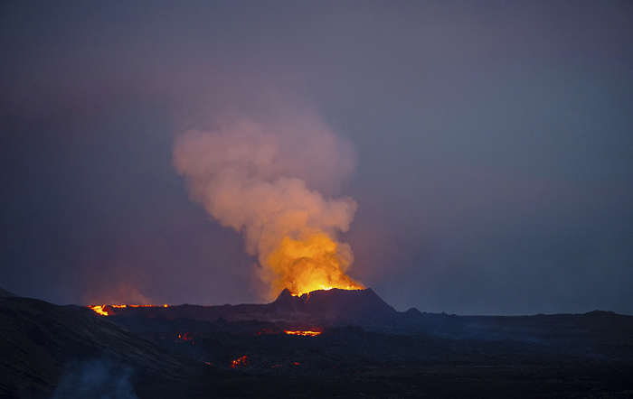 英媒:应对火山喷发,冰岛想给熔岩注水|冰岛|火山喷发|英媒_新浪新闻