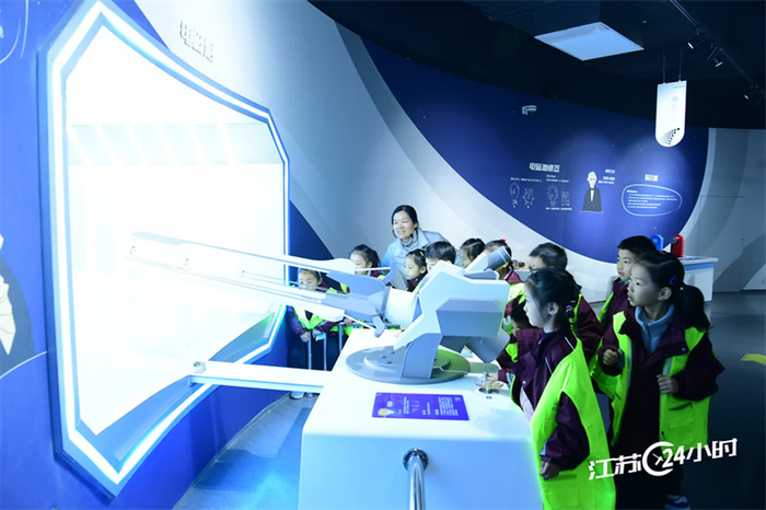 参观科技馆 感受科学魅力|太仓市|小学|科技馆_新浪新闻