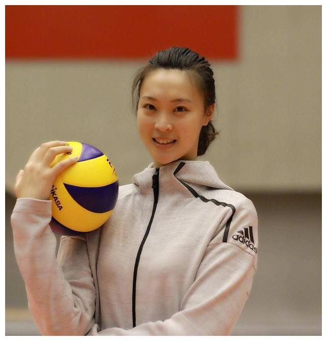 惠若琪:女排队长,战胜心脏病,荣耀重回奥林匹克!