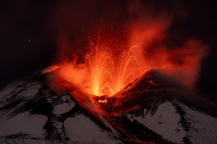 欧洲最大的火山图片