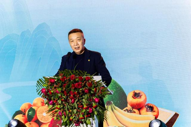 沈阳地利副总经理郑东升,南宁市火龙果产业协会会长陈修华先后发表致