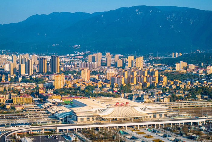 江西:安九高铁庐山站改扩建获进展 刷新四项世界纪录__财经头条