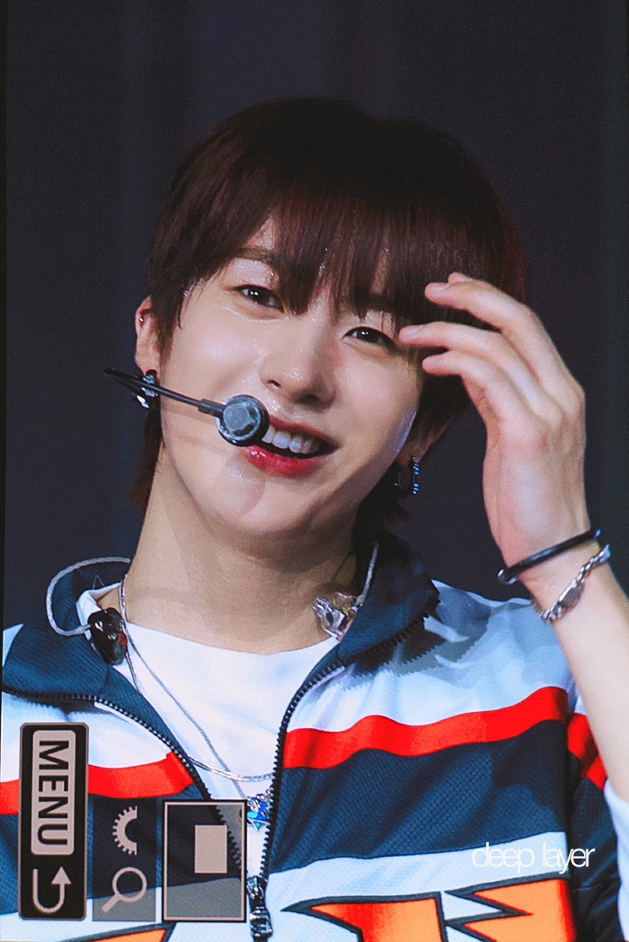 anton李灿荣- 嘴巴好juicy 好好亲的样子_新浪新闻