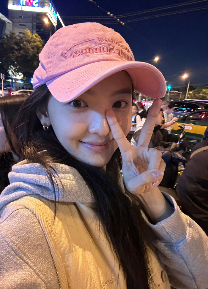 章若楠的自拍真的生到我尖叫!