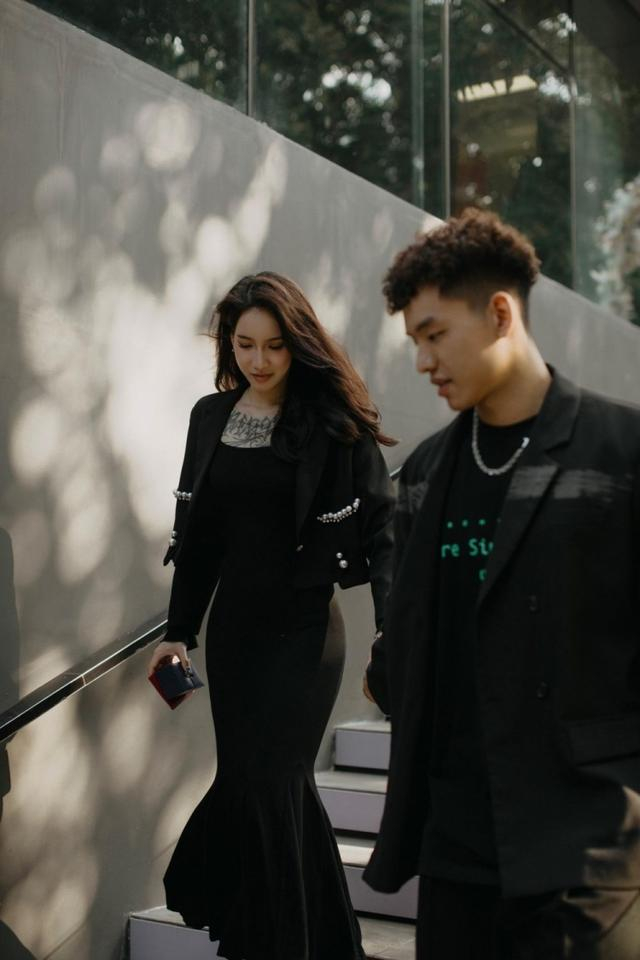 祝未来顺利!前广东球员刘权标与女友领证:合法了 记录这一刻