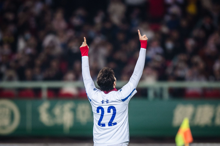 足球——2023世界超级球星足球赛在武汉举行|卡卡|足球|足球赛_新浪