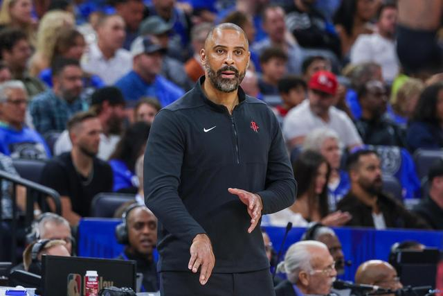 乌度卡:阿隆-霍勒迪最近状态真是不错 他填补了阵容空缺__财经头条