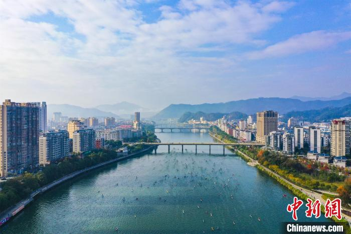 福建将乐:皮划艇桨板选手比拼水上马拉松|将乐|马拉松|金溪_新浪新闻