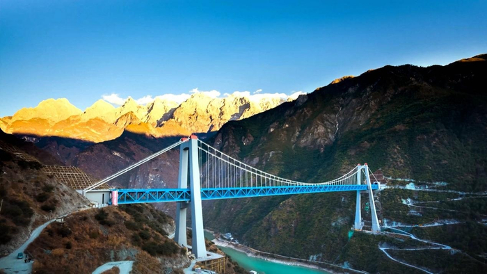 丽江至香格里拉铁路金沙江特大桥。万亚君摄