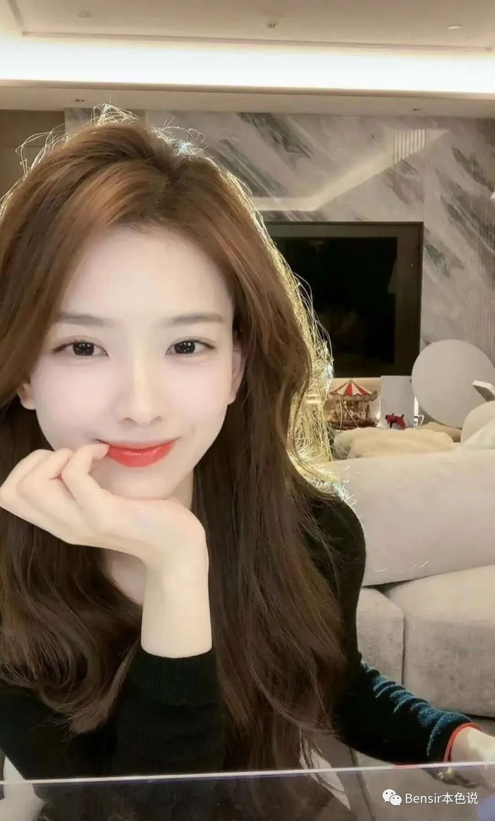 农村娃孙一宁拒绝王思聪后到底靠什么坐私人飞机买爱马仕