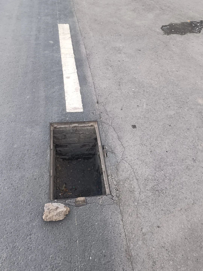 百姓随手拍 | 路有坑洞 望及时修复|百姓|路段_新浪新闻