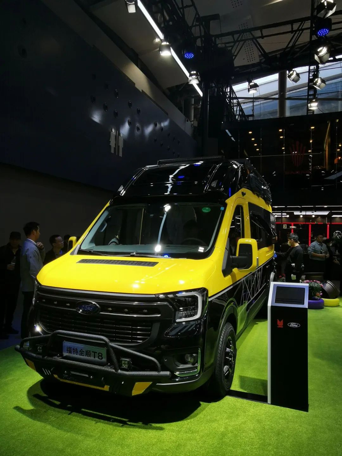 广州车展上的福特越野车。（图/新周刊记者福里斯特 摄）