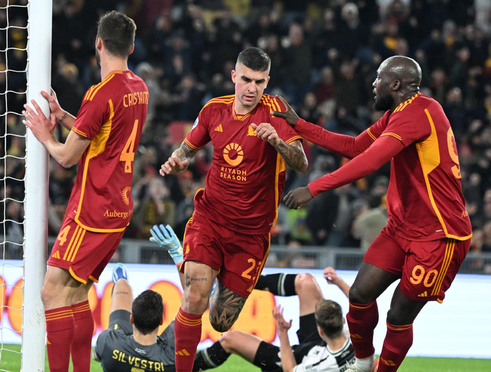 足球——意甲:罗马胜乌迪内斯|罗马队|阿尔贝托|乌迪内斯_新浪新闻