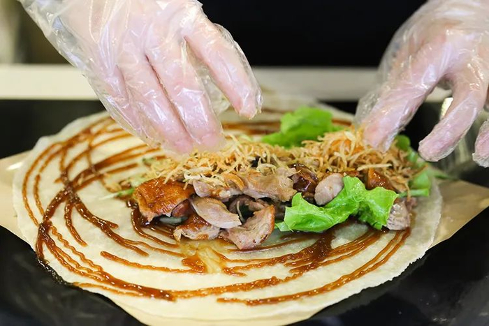 10元卷饼,攻占一线城市|卷饼|烤肉_新浪新闻