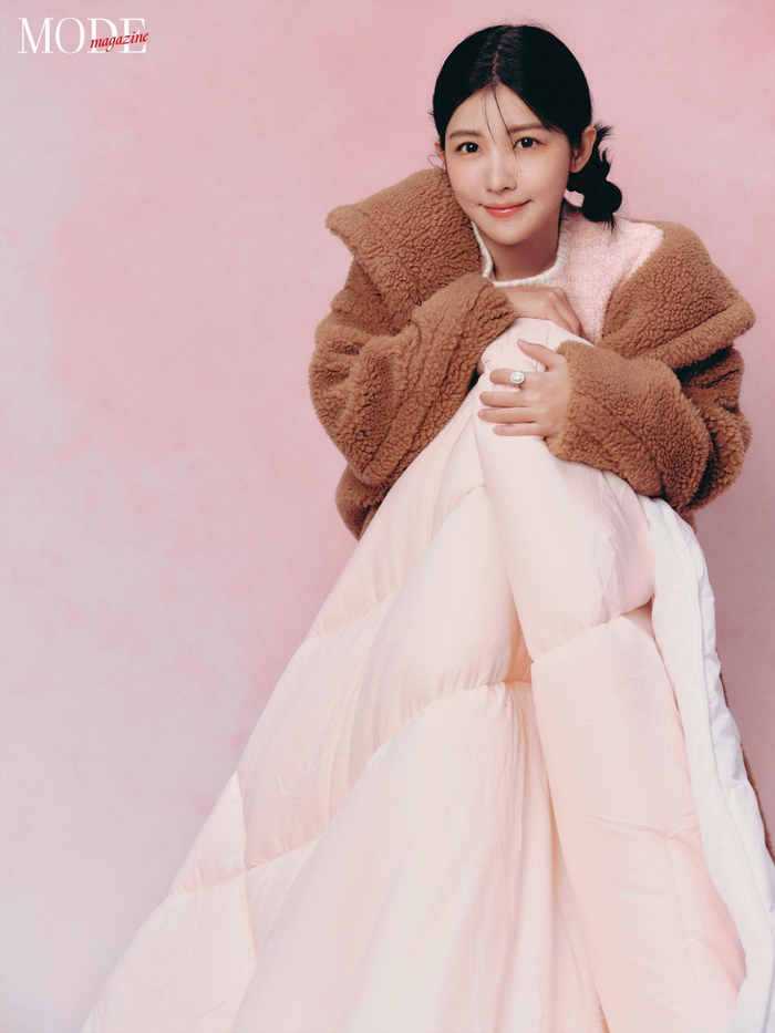 赖美云身上有一种不加掩盖的真实,生活中的她天真烂漫,用简单而又真诚