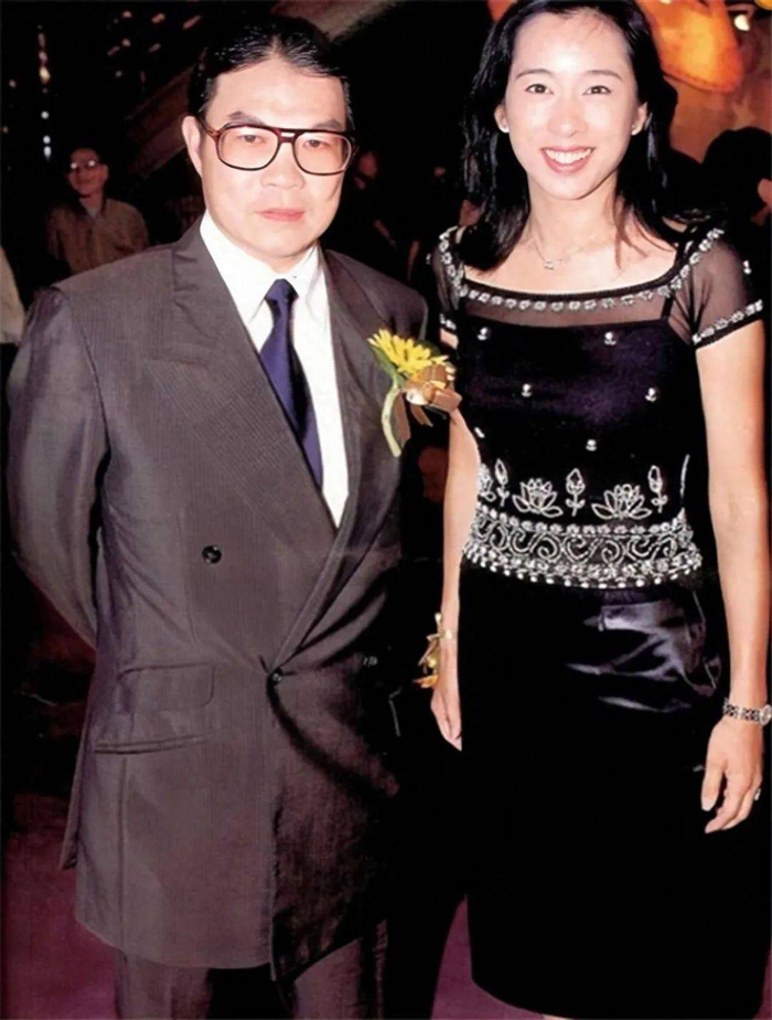 霍家4父子同框,郭晶晶成唯一女主人,出身普通的她凭什么|霍家|郭晶晶