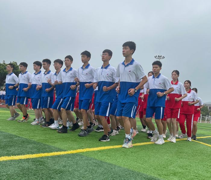 各地中学校服大盘点,这几所真好看!|中学|惠州市|深圳市_新浪新闻