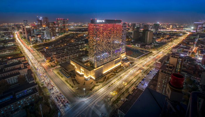 “银地”原址上建起爱琴海购物公园。张寅生 摄