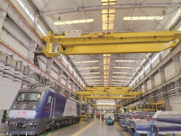     忙碌的检修车间