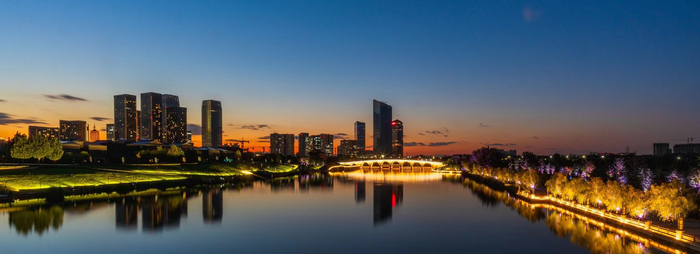 运河商务区夜景如画。白志海 摄