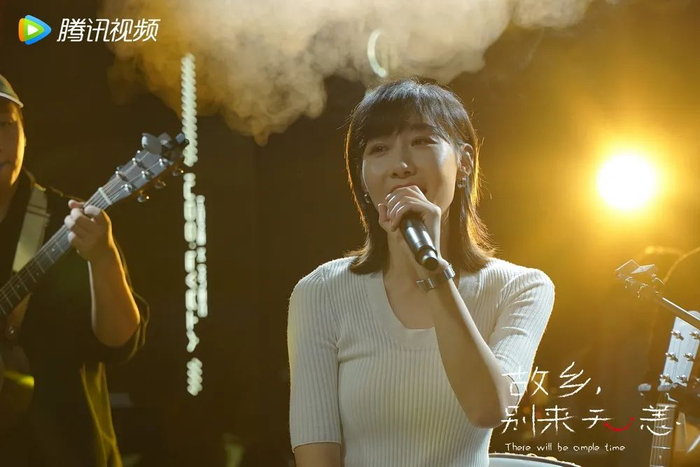 ▲任素汐在剧中唱歌，现实生活中她的歌声也很动听。