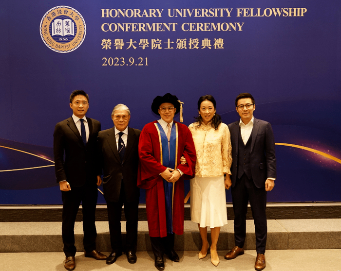 霍家4父子同框郭晶晶成唯一女主人出身普通的她凭什么