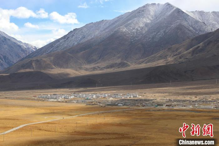 西藏阿里日土边境派出所背包警务里的民意民忧和民情