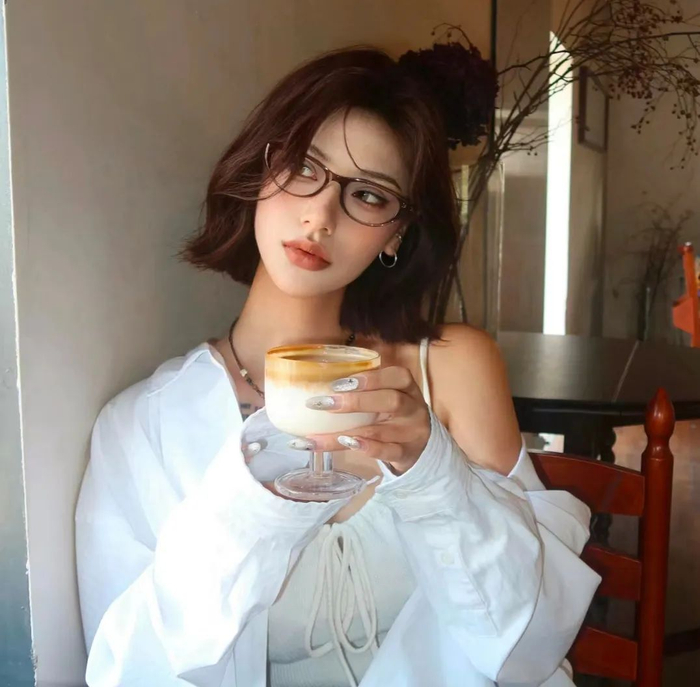 戴眼镜发型.|发型|眼镜_新浪新闻