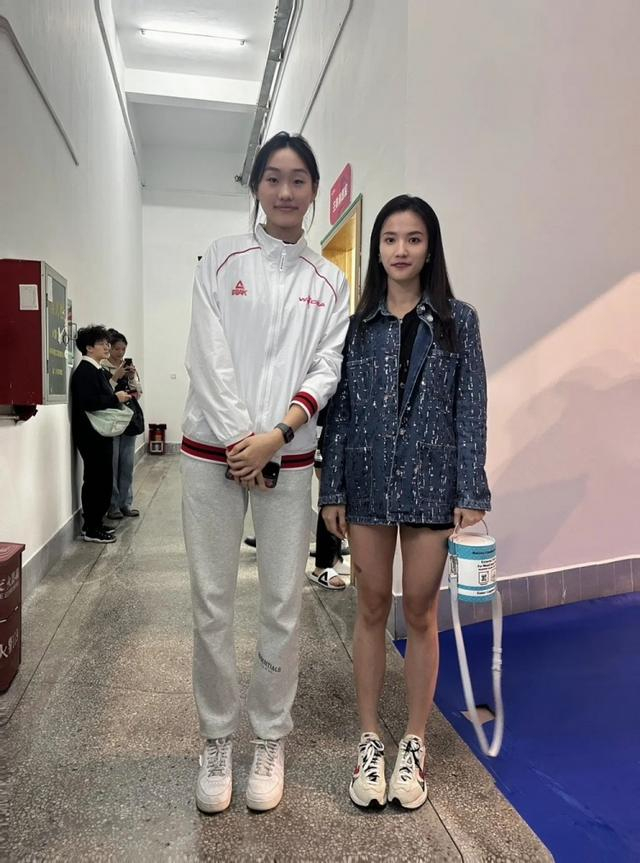 杨舒予等的合照:支持一下女篮156915|沈梓捷|女篮|杨舒予_新浪