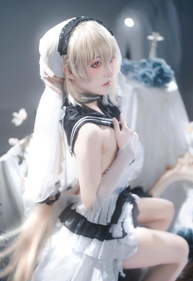 碧蓝航线可畏梳妆的大小姐cosplay