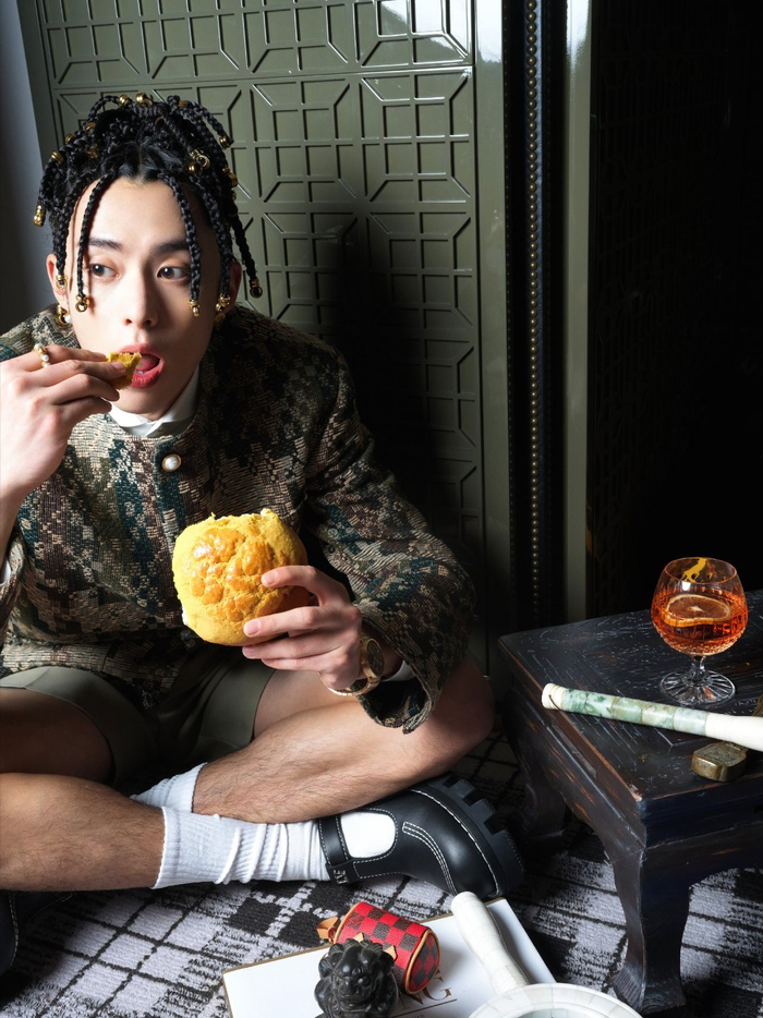 王鹤棣大腿上还有纹身 果然是rapper棣