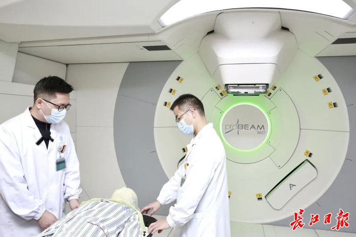 模拟质子放疗。长江日报记者柯志刚 何岸 摄