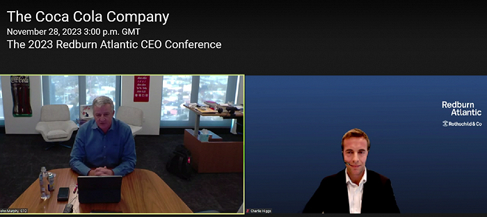 左：可口可乐公司总裁兼首席财务官John Murphy