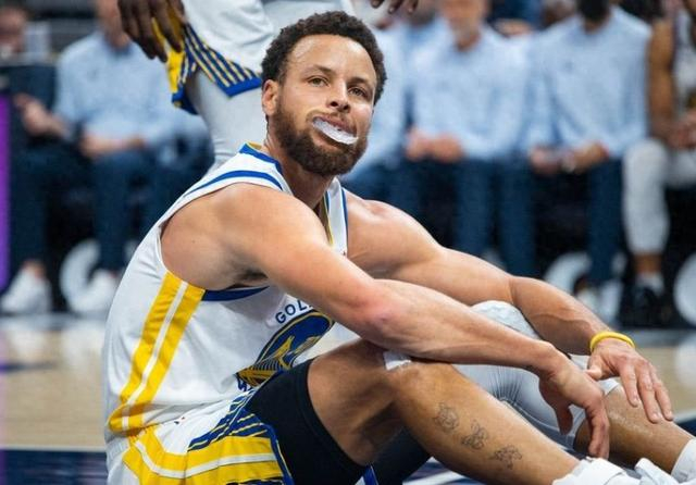 库里本赛季4.1次助攻生涯最低,3.8失误生涯新高