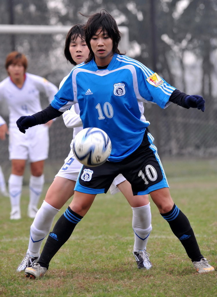 大连足球史上今天2011年韩端破门全国锦标赛实德女足小胜夺冠