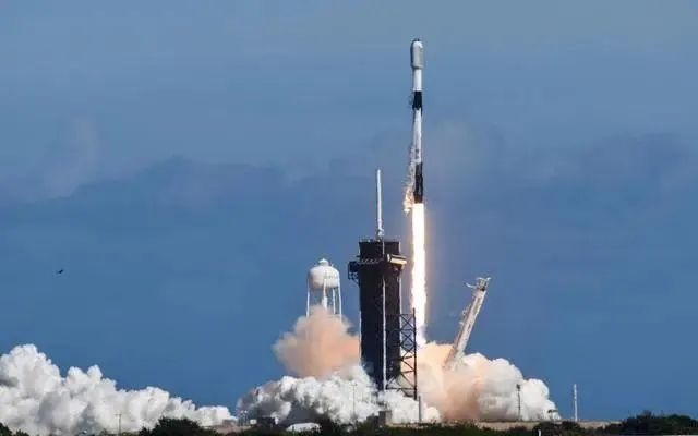 当地时间2022年2月3日，SpaceX 启动了最新的“星链”任务 图/新京报