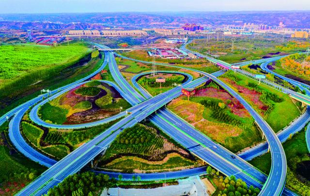 撤县设市。神木市委宣传部供图