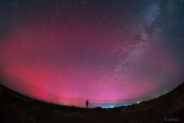 摄影师@Jeff的星空之旅 在新疆克拉玛依拍摄到的极光