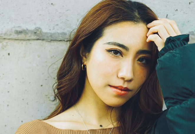 日本95后叛逆美人爆火退学分手年亏千万最后却活成大女主