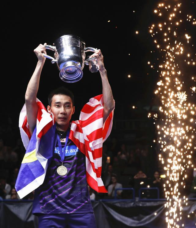 抗癌5年瘦到青筋暴起,治疗费超千万|李宗伟|羽毛球|马来西亚_新浪新闻